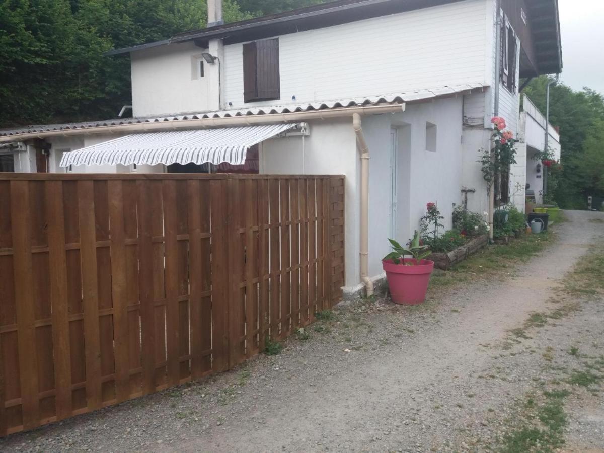 "Le Maloya" Chalets Independants -Chambre Balneo - Relais Motards Lacaune Exterior photo