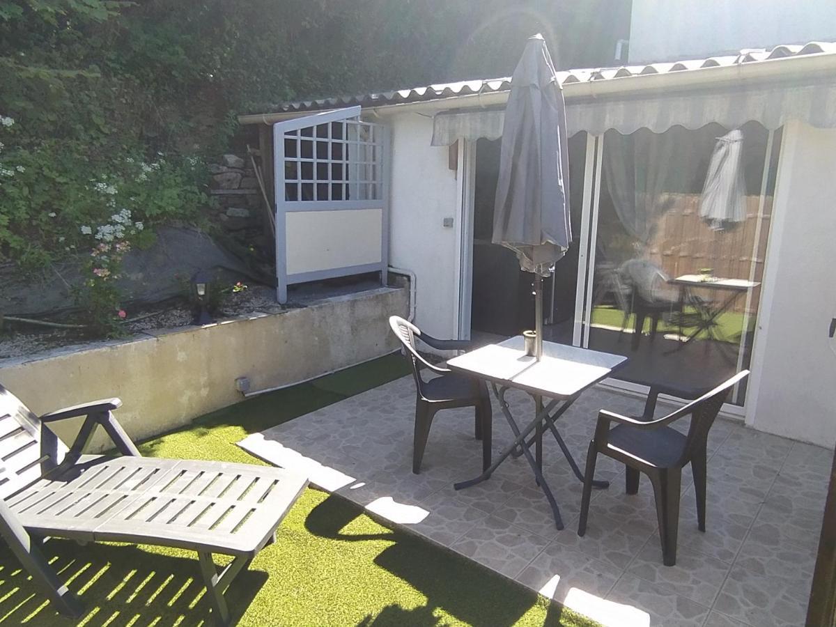 "Le Maloya" Chalets Independants -Chambre Balneo - Relais Motards Lacaune Exterior photo