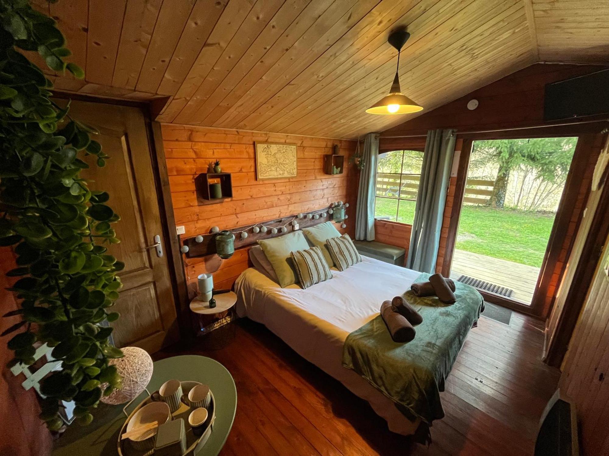 "Le Maloya" Chalets Independants -Chambre Balneo - Relais Motards Lacaune Exterior photo