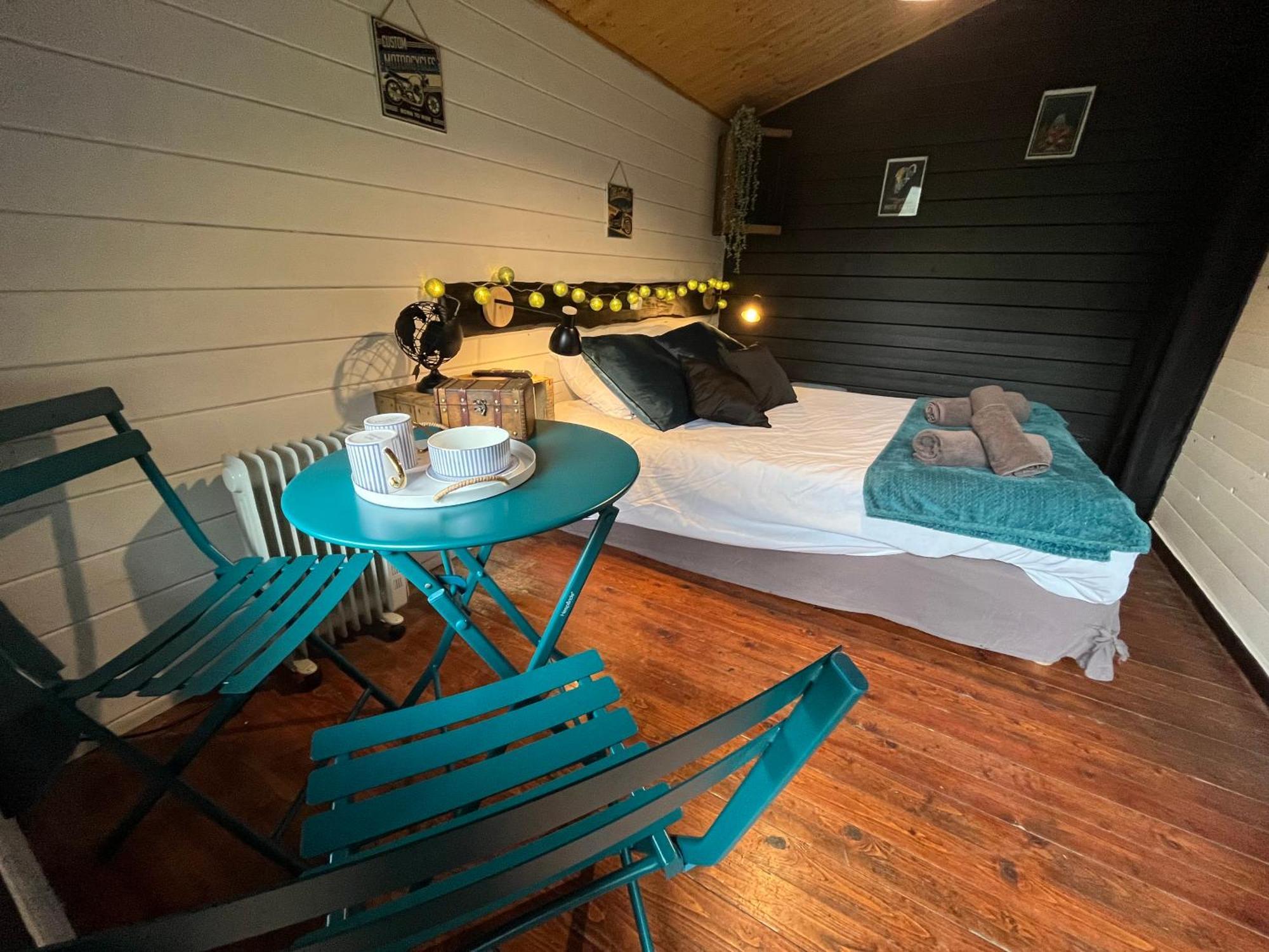 "Le Maloya" Chalets Independants -Chambre Balneo - Relais Motards Lacaune Exterior photo