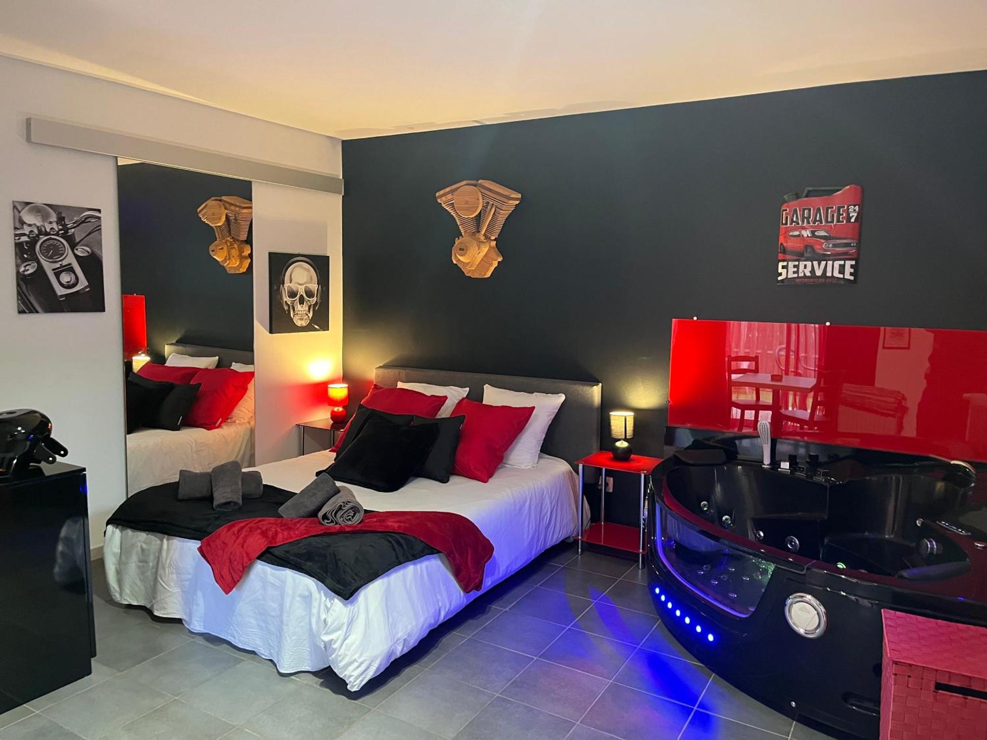 "Le Maloya" Chalets Independants -Chambre Balneo - Relais Motards Lacaune Exterior photo